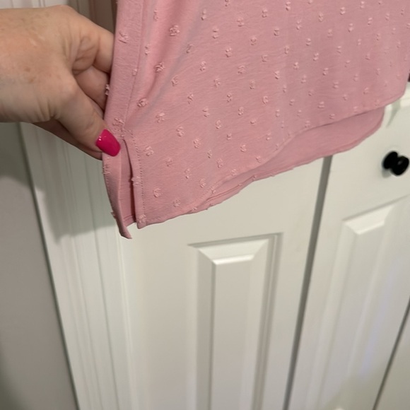 Flowy pink boutique tank - Picture 2 of 4